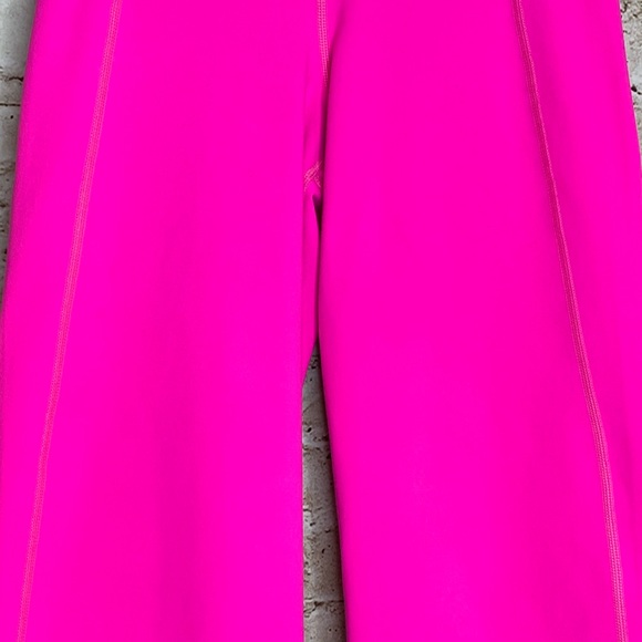 LULULEMON CLAM DIGGER II RASPBERRY GLOW SIZE 2 - Picture 8 of 8